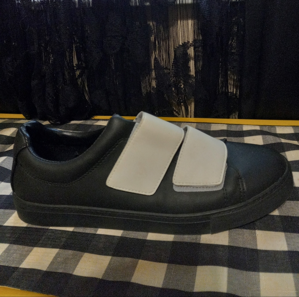 Zara black and white shies